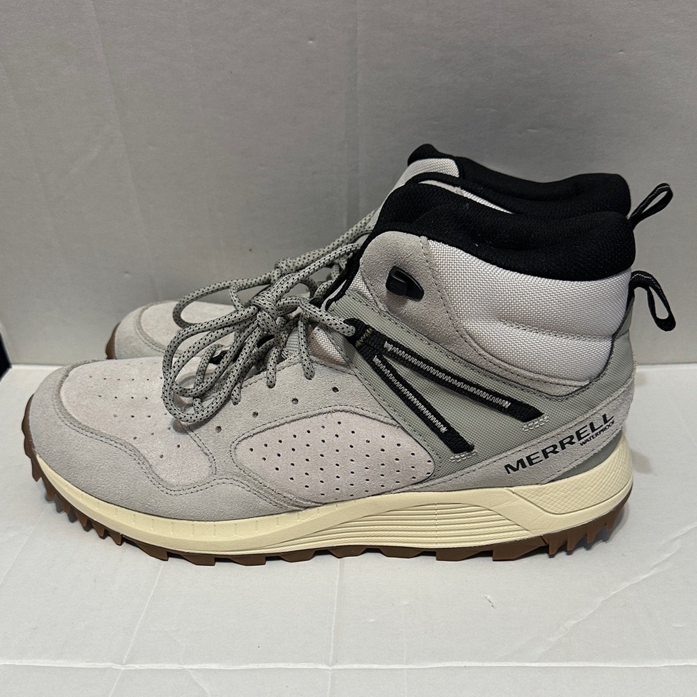 Merrell Men's Gray and Black Sneakers